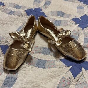 Golden Ballerina-like Women's Shoes
